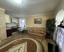 Продам 1 комнатную квартиру в самом центре города Луганска