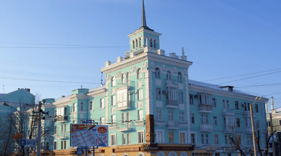 Дома со шпилем на ул. Советская, 64 и 66