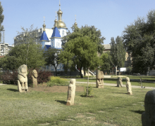Парк-музей каменных баб, ул. Оборонная, 2 в Луганске